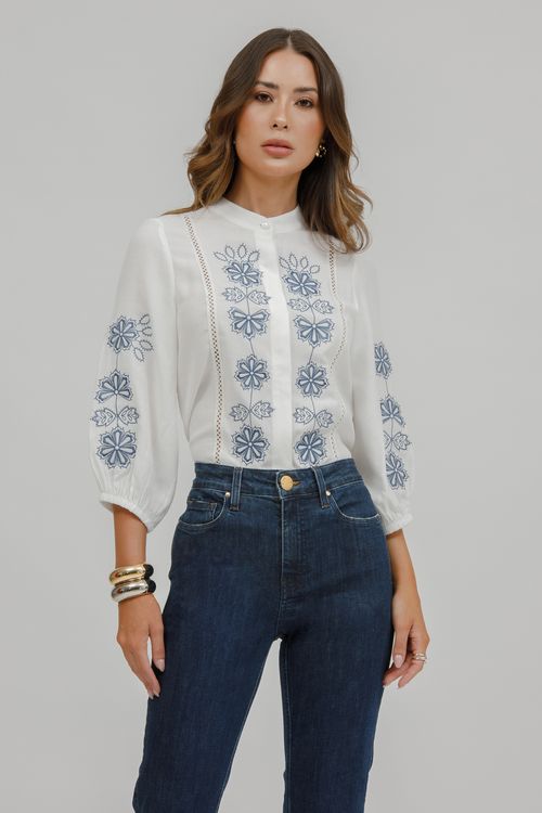 Camisa Viscolinho Com Bordados E Rendas