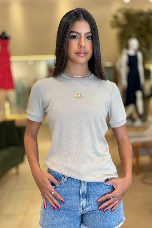 Blusa Malha Manga Curta Com Metal