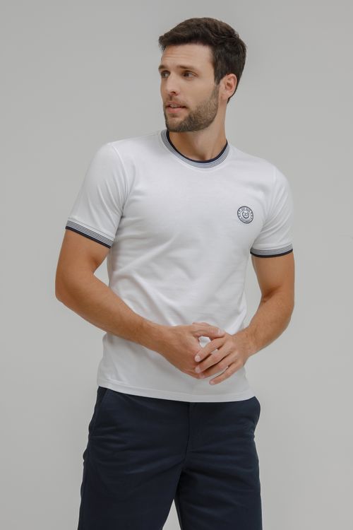 Camiseta Masculina Bordado E Retilínea