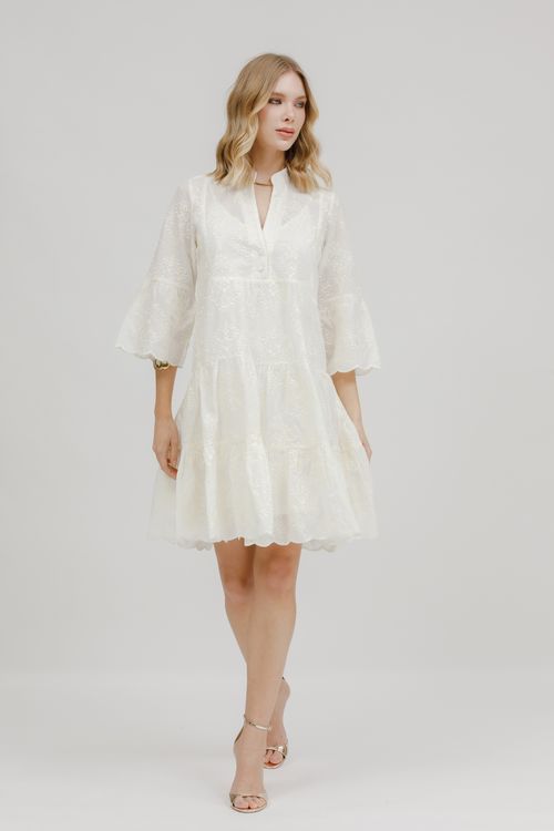 Vestido Curto Voil Bordado Com Babado