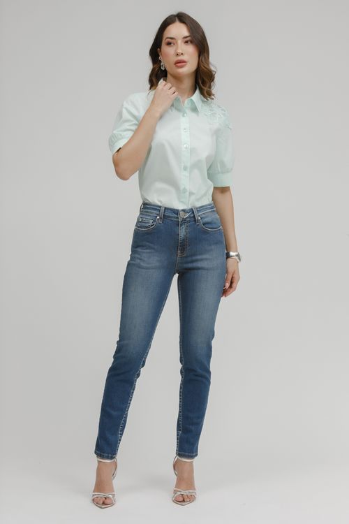 Camisa Feminina Manga Curta E Aplicação