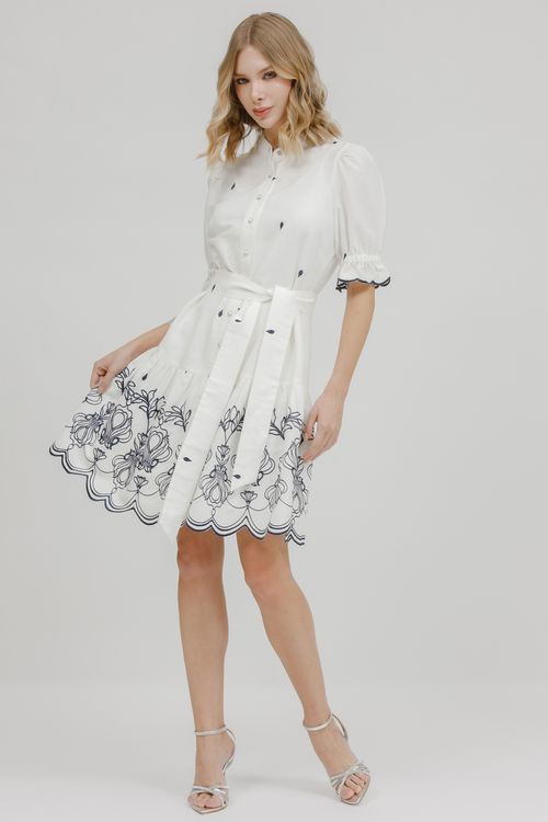 Vestido Curto Babado Bordado Com Faixa